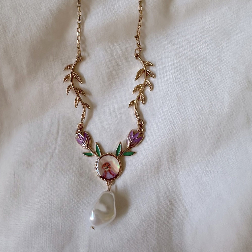 BOGO Maid Marion Necklace- Robin Hood NWT